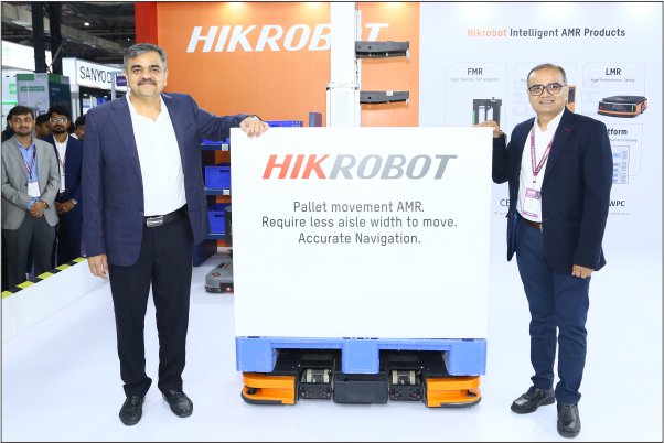 Hikrobot Introduces Forklift Latent Mobile Robot QF-1000 for First Time in India at Automation Expo